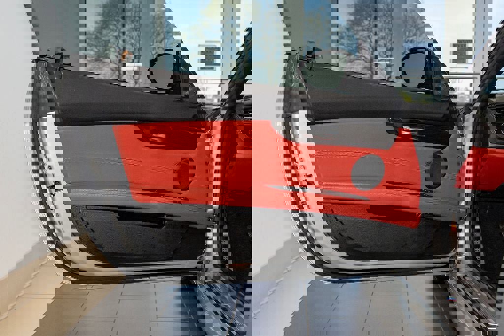 Used 2015 BMW Z4 sDrive35is image 16