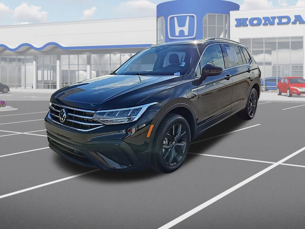 Used 2024 Volkswagen Tiguan SE image 3