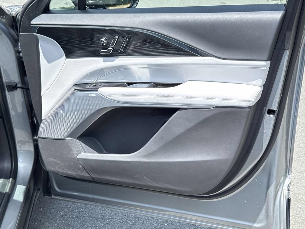 Certified 2024 Cadillac Lyriq Luxury w/ LPO, Floor Liner Package AWD/4WD image 27