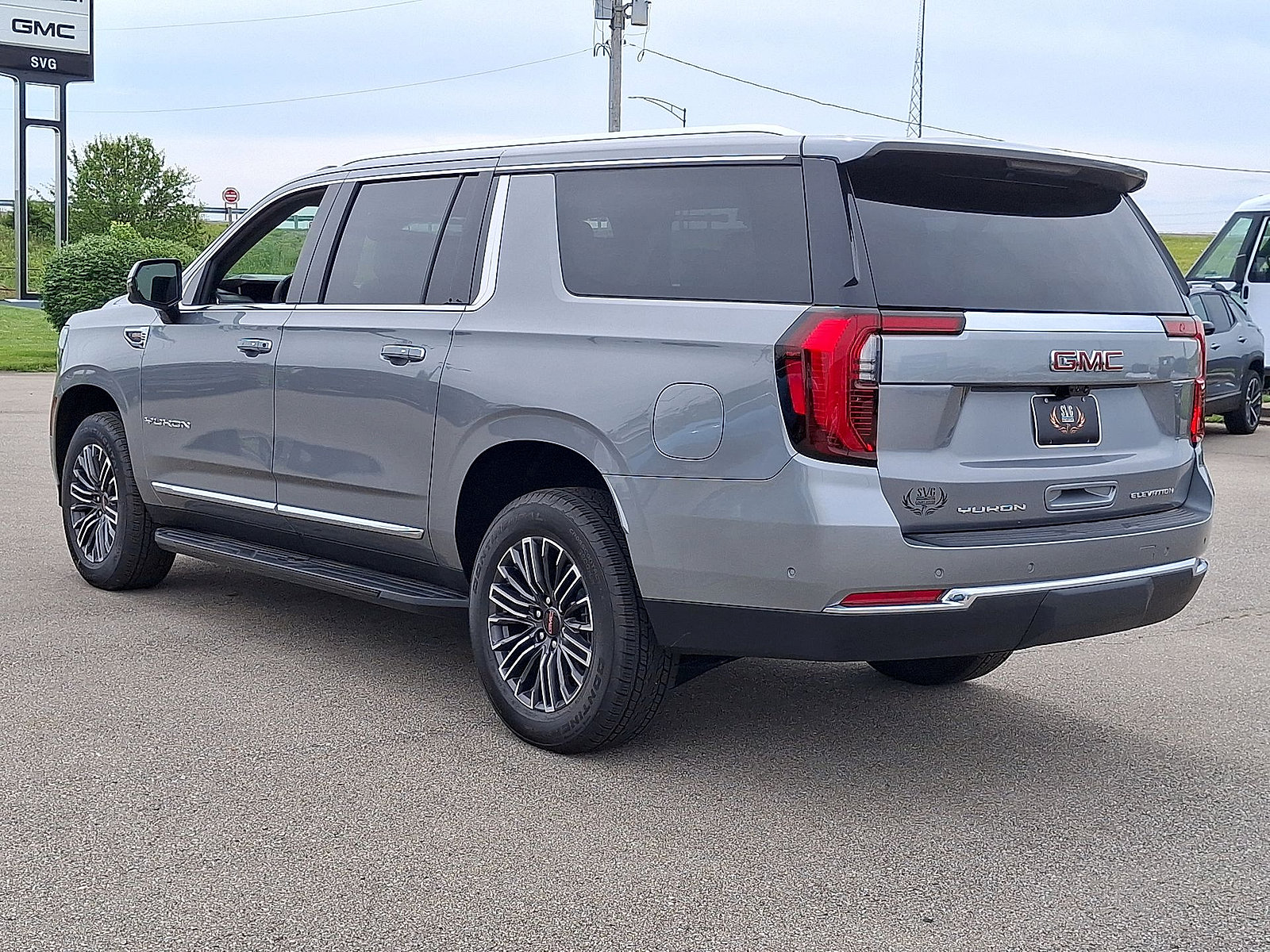 New 2026 GMC Yukon XL Elevation w/ Elevation Premium Package AWD/4WD image 11