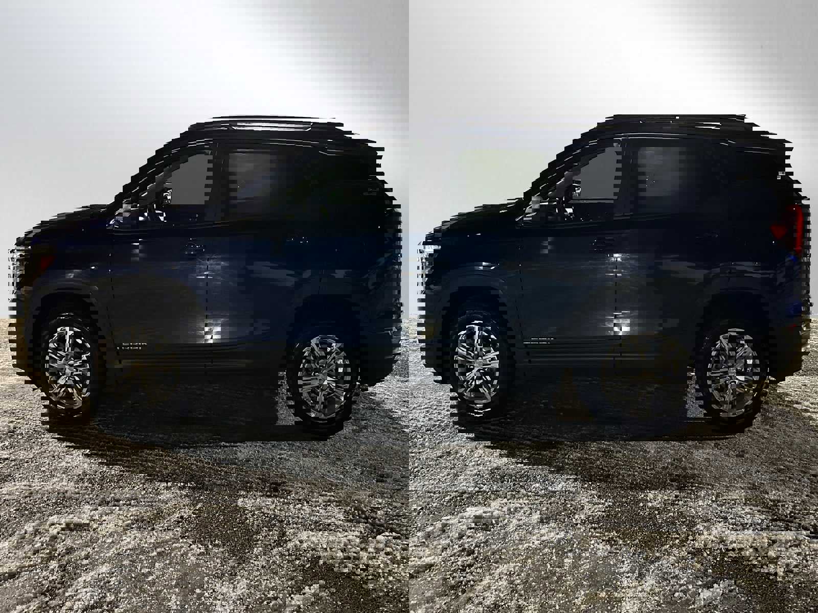 Used 2022 GMC Terrain SLE w/ Driver Convenience Package image 6