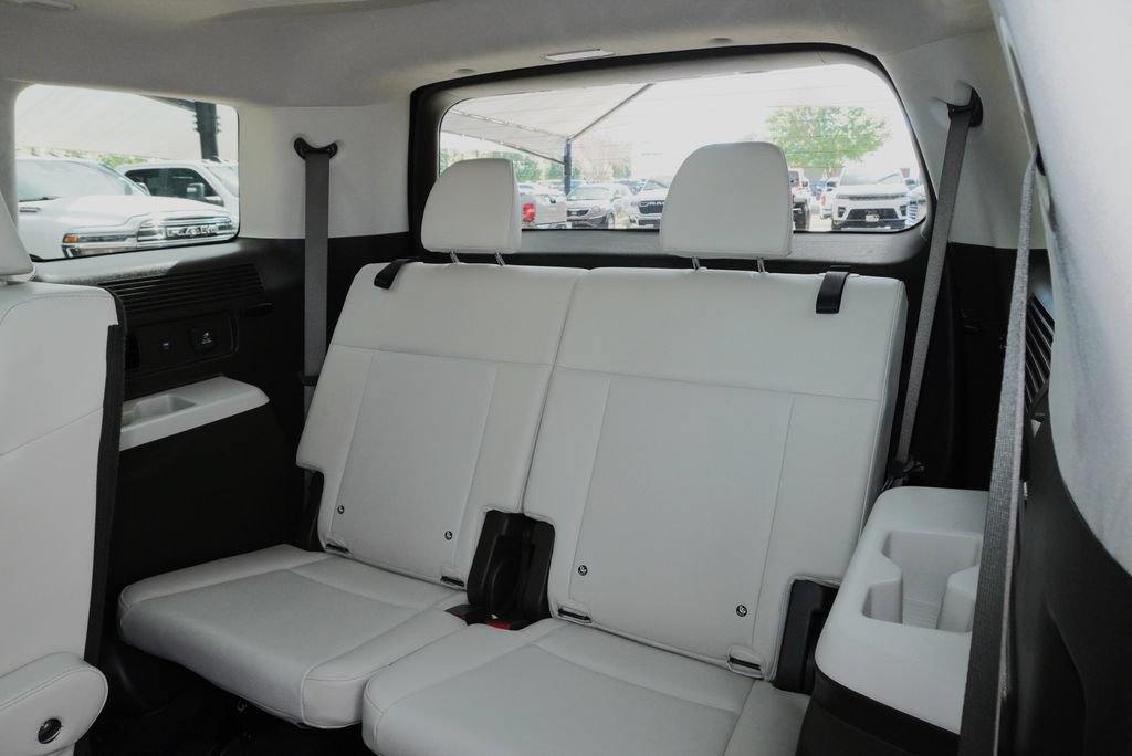 Used 2025 Hyundai Santa Fe Calligraphy FWD image 28