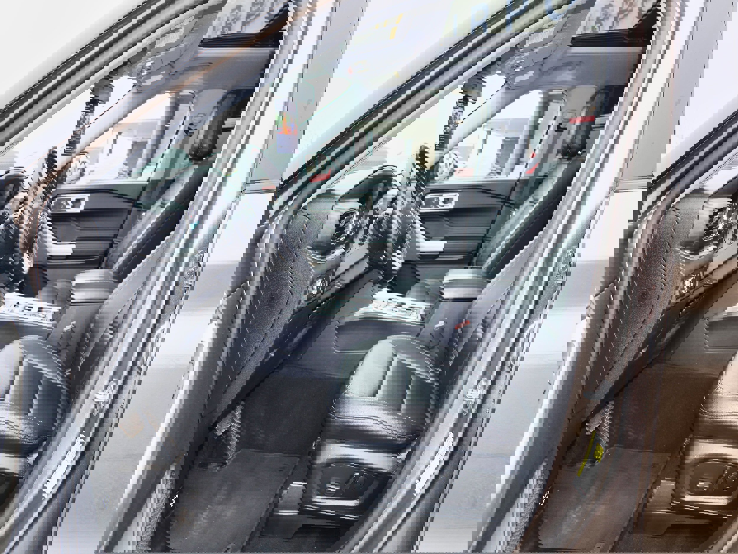 Used 2021 Ford Explorer XLT w/ Equipment Group 202A image 12