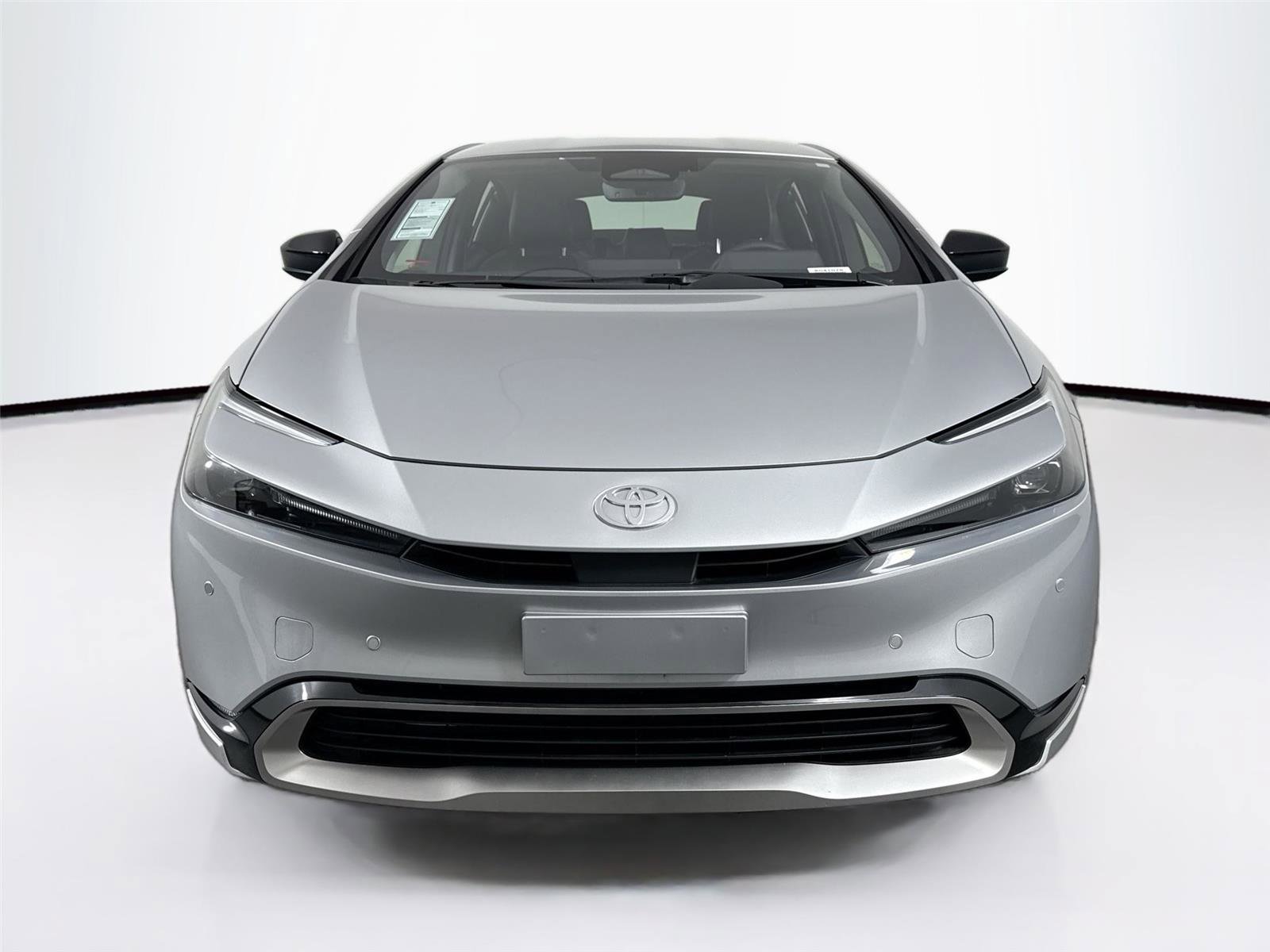 Used 2025 Toyota Prius XSE image 9