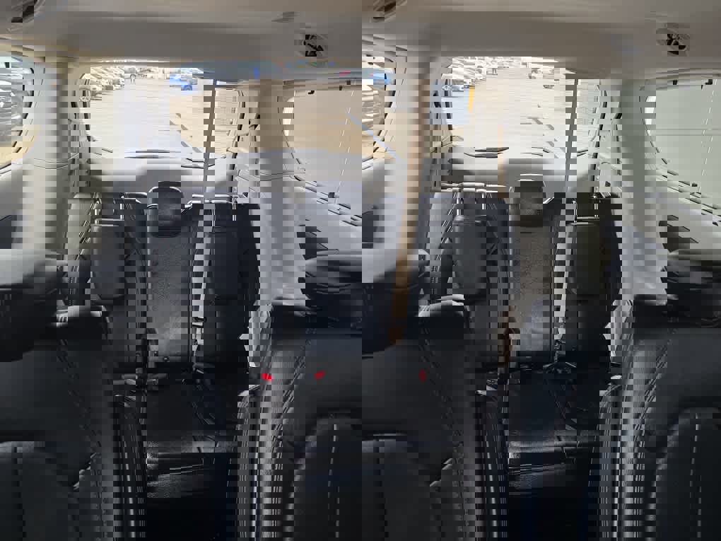 Used 2019 Chrysler Pacifica Touring-L image 18