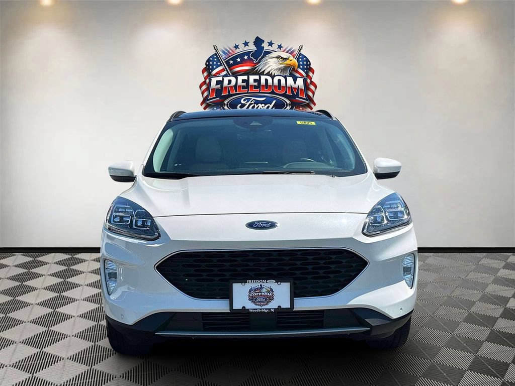 Certified 2021 Ford Escape Titanium AWD/4WD image 3