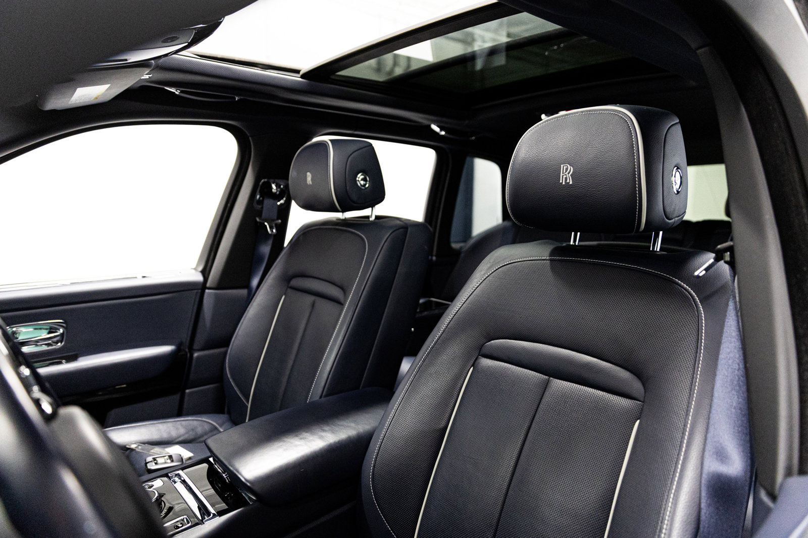 Used 2020 Rolls-Royce Cullinan image 45