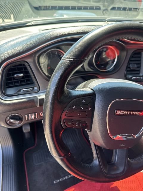 Used 2017 Dodge Challenger R/T Scat Pack RWD image 21
