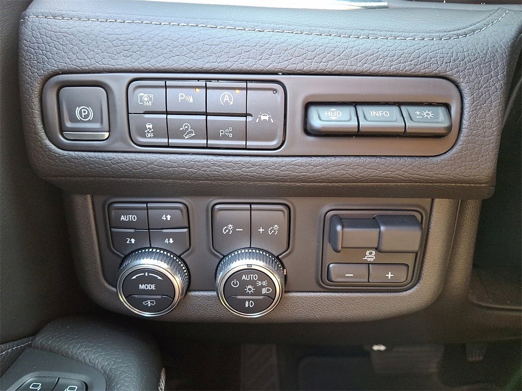 Certified 2023 GMC Yukon Denali w/ Denali Reserve Package image 28