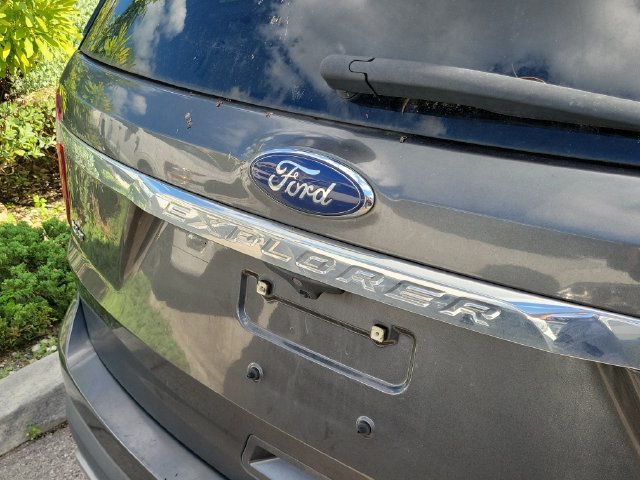 Used 2016 Ford Explorer XLT w/ Equipment Group 202A FWD image 4