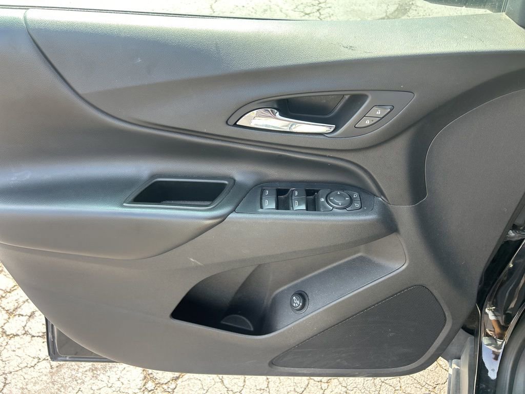 Used 2020 Chevrolet Equinox LT w/ Driver Convenience Package image 15