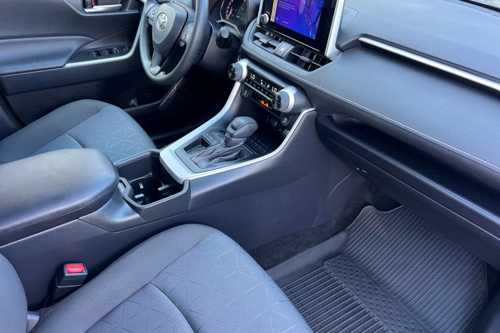Used 2025 Toyota RAV4 XLE FWD image 17