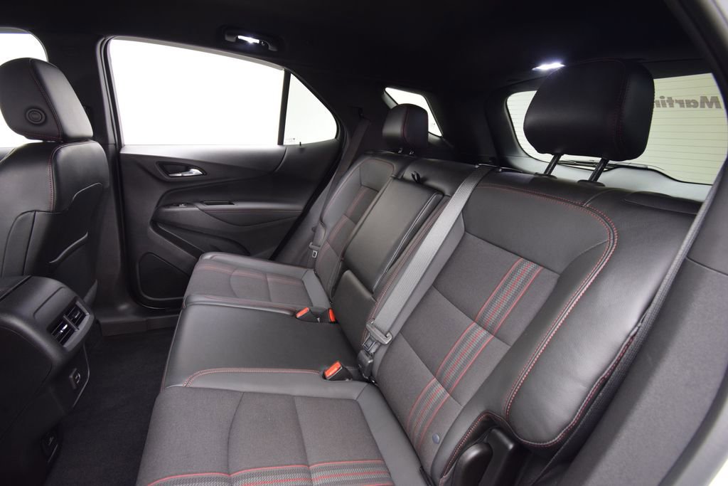 Used 2022 Chevrolet Equinox RS w/ Infotainment Package image 24