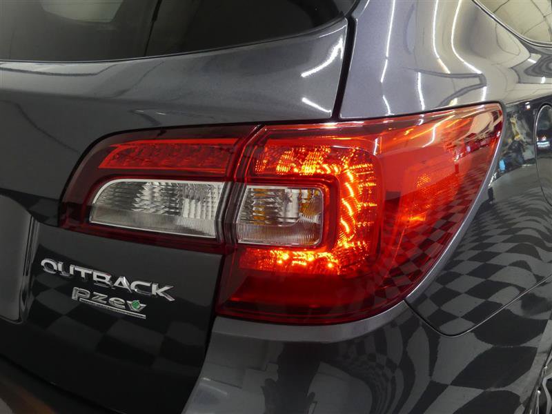 Used 2016 Subaru Outback 2.5i Limited AWD/4WD image 15