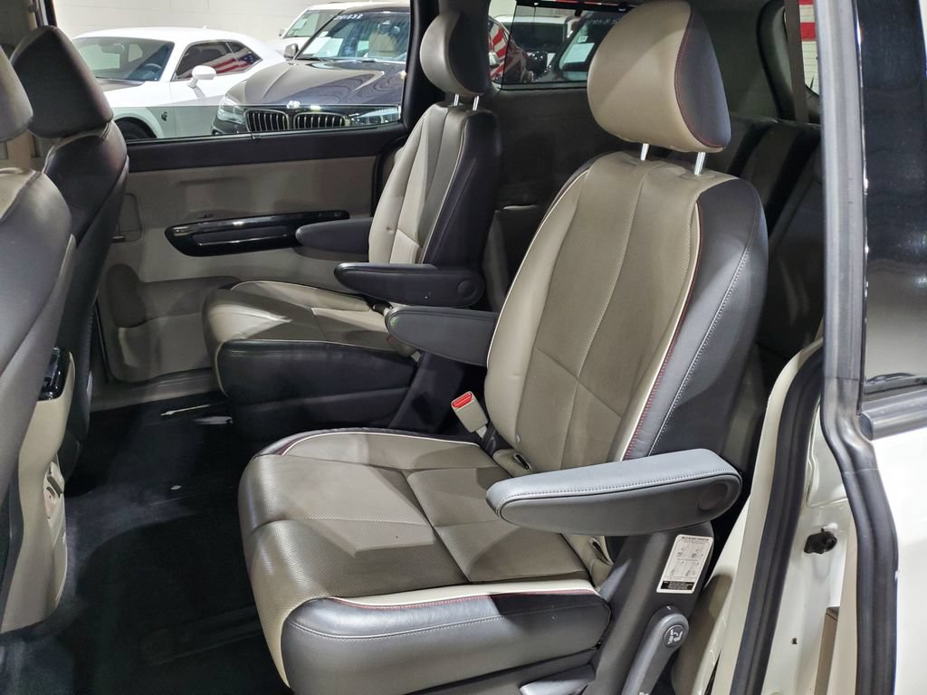 Used 2016 Kia Sedona SX FWD image 22