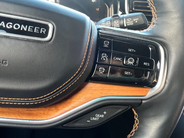 Used 2023 Jeep Grand Wagoneer Series III AWD/4WD image 16