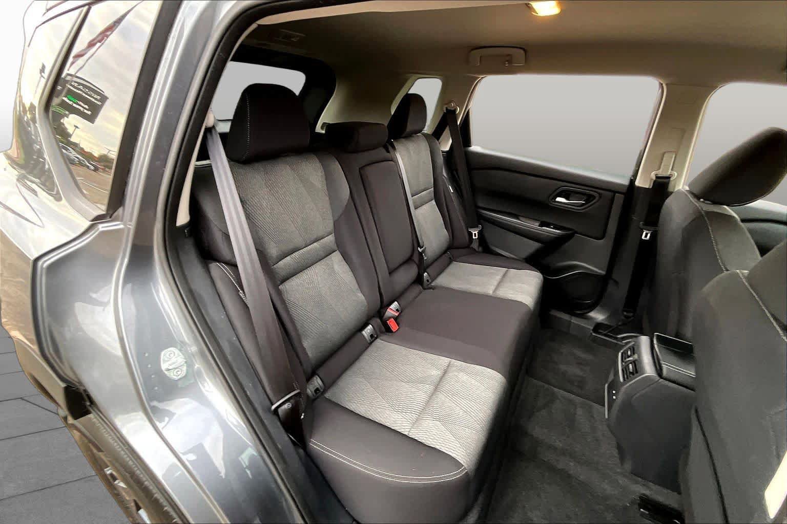 Certified 2026 Nissan Rogue SV FWD image 21