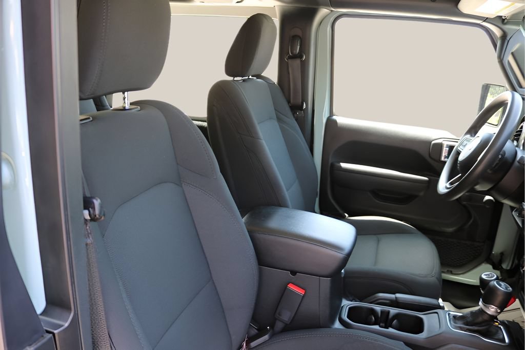 Used 2023 Jeep Wrangler Sport AWD/4WD image 17