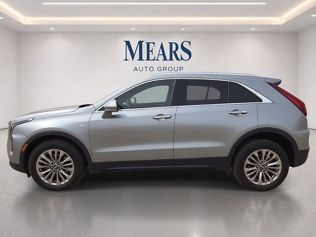 Used 2024 Cadillac XT4 Premium Luxury AWD/4WD image 2