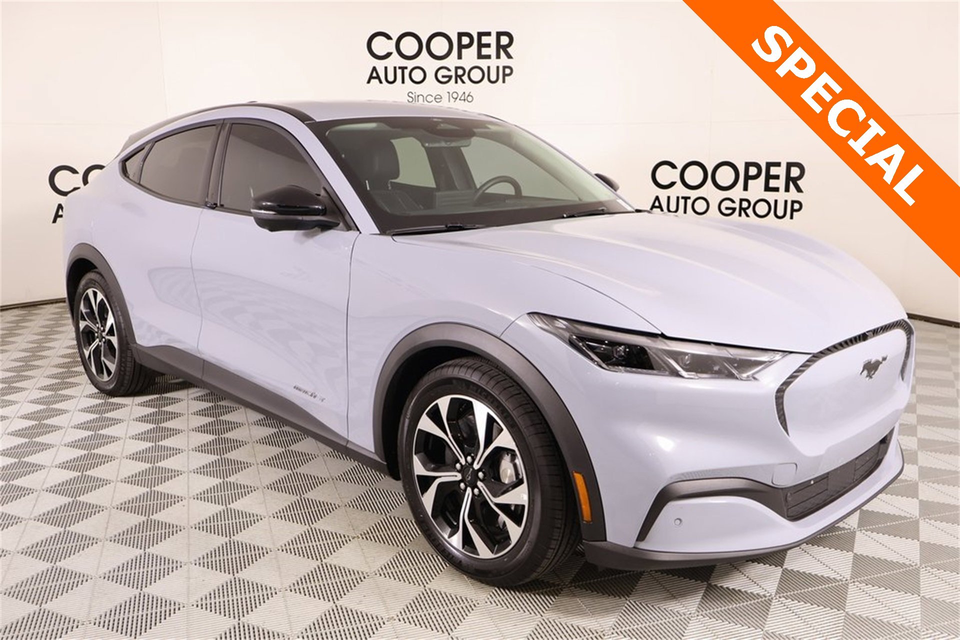 Used 2025 Ford Mustang Mach-E Select w/ Comfort Package Lite image 1