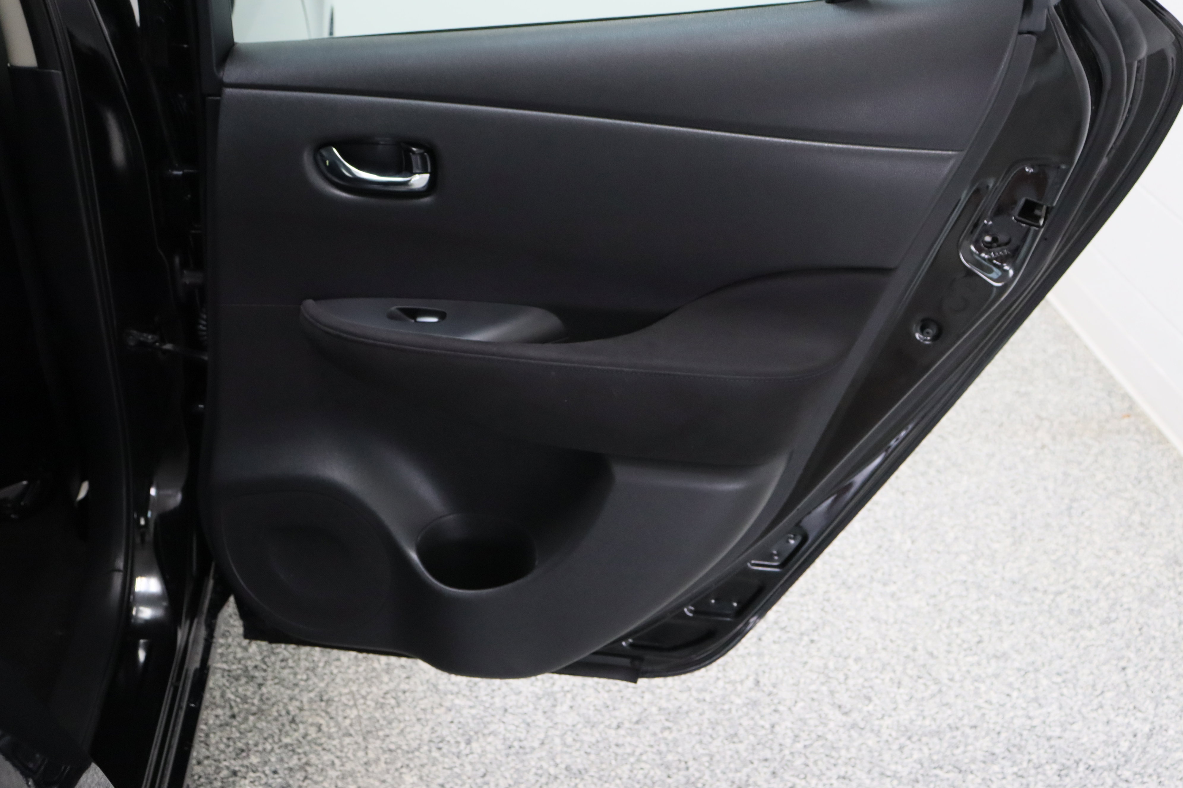 Used 2015 Nissan Leaf S w/ Charge Package FWD image 32