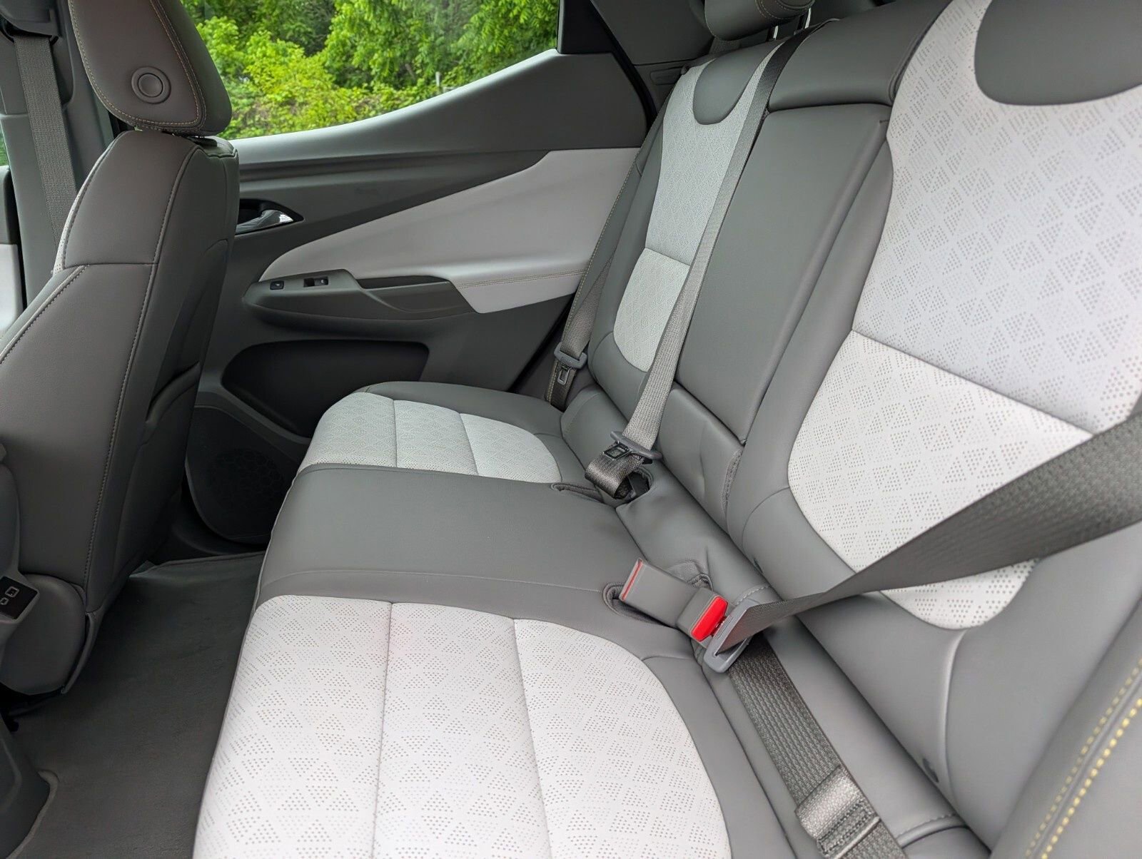 Used 2023 Chevrolet Bolt EUV Premier FWD image 21