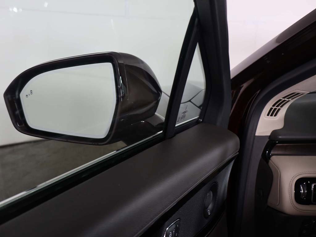 Used 2022 Lincoln Nautilus Reserve w/ Luxury Package image 38