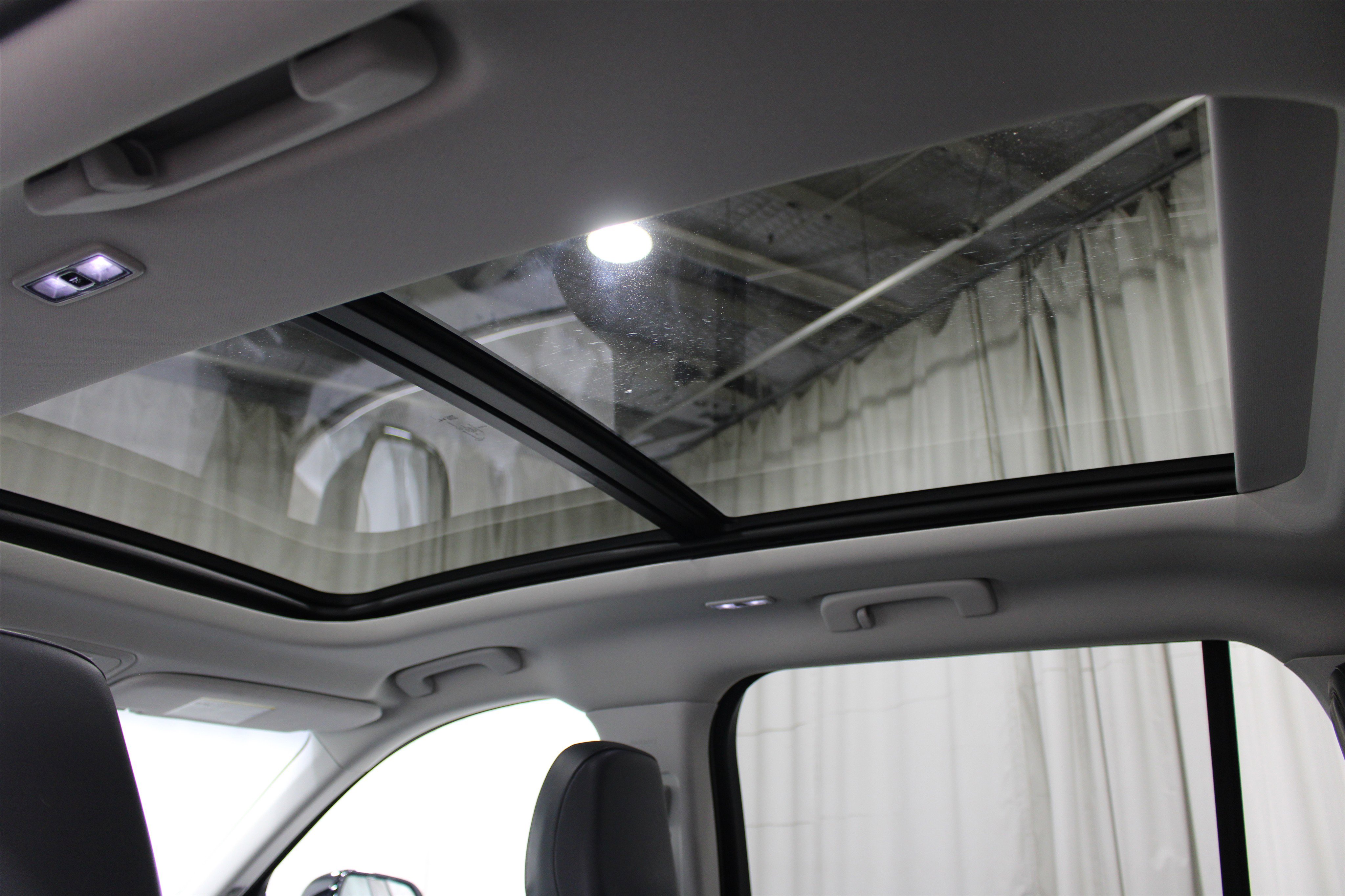 Used 2025 Lincoln Aviator AWD image 21
