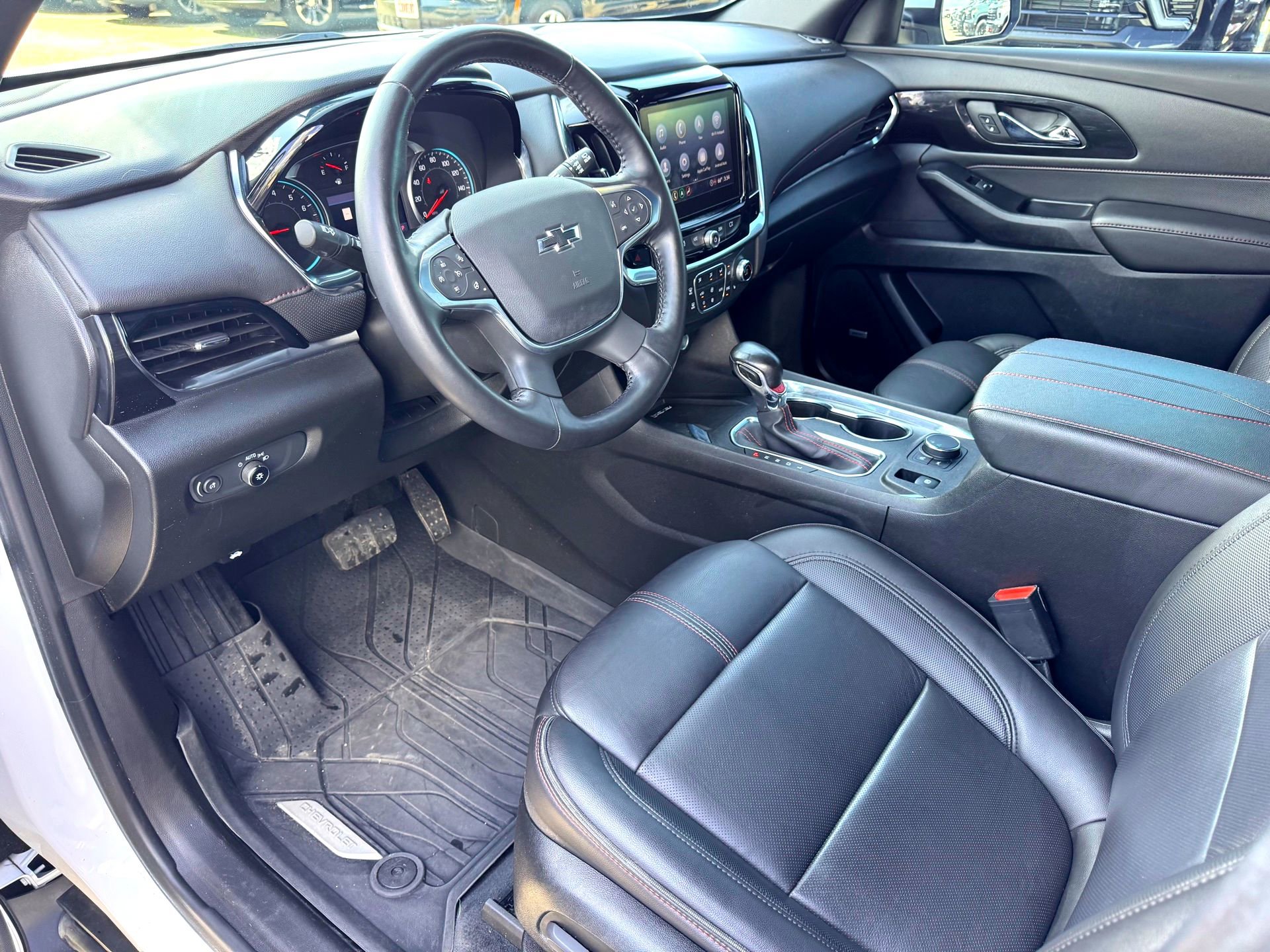 Used 2022 Chevrolet Traverse RS w/ LPO, Floor Liner Package FWD image 11