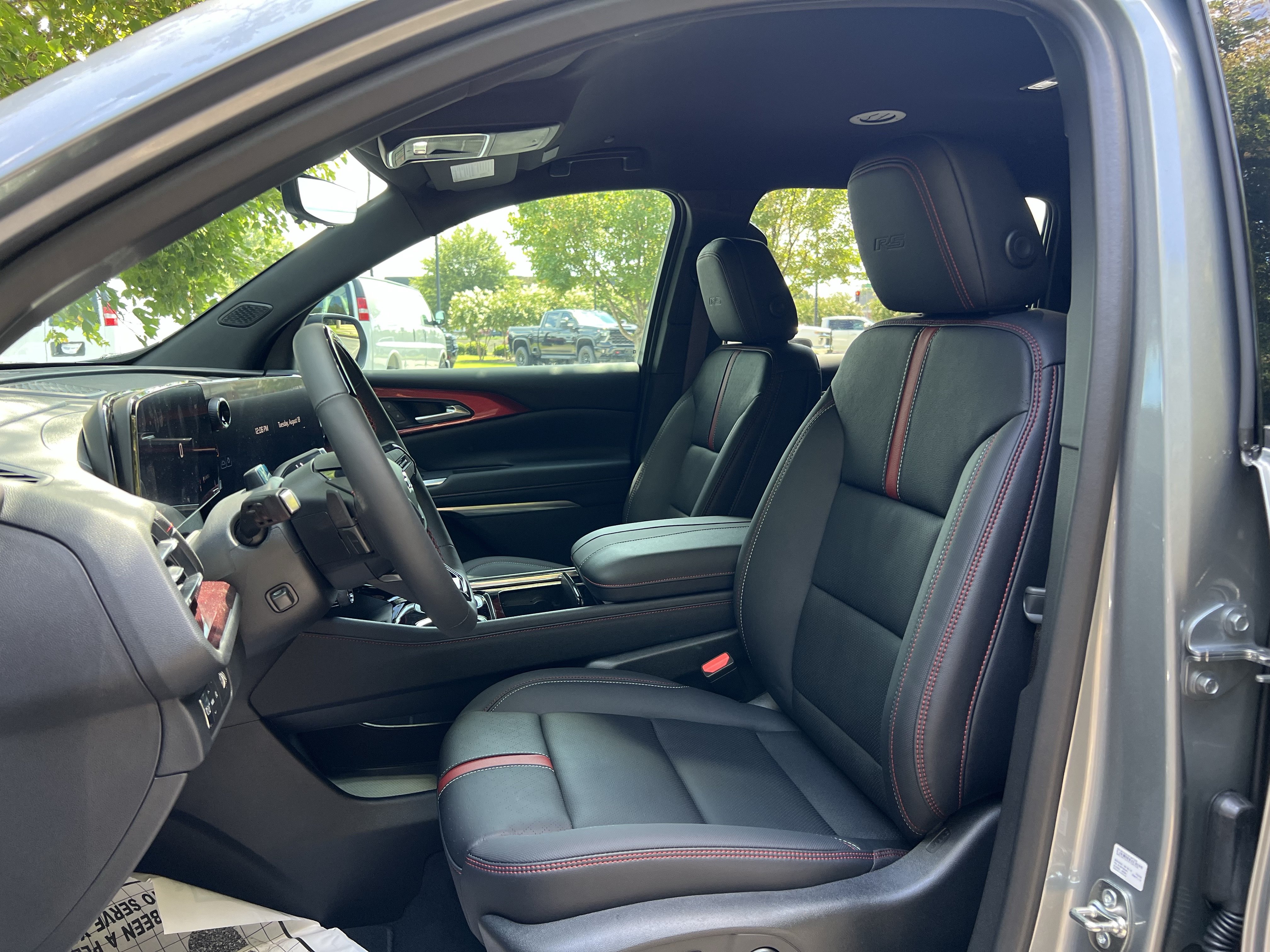 New 2026 Chevrolet Traverse RS FWD image 16