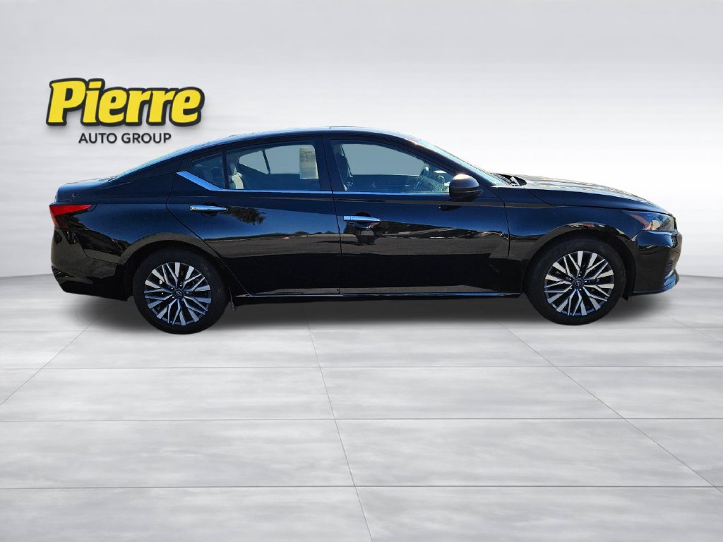 Used 2025 Nissan Altima 2.5 SV FWD image 6