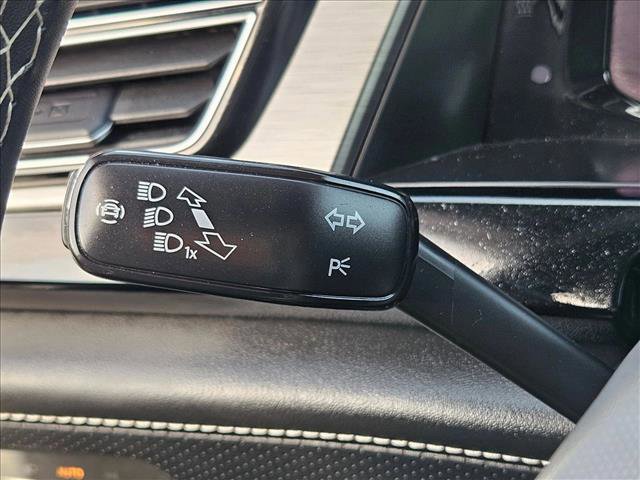 Used 2024 Volkswagen Atlas Cross Sport SE FWD image 15