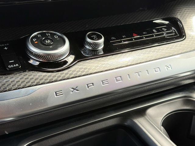 New 2026 Ford Expedition Platinum w/ Stealth Performance Package AWD/4WD image 37
