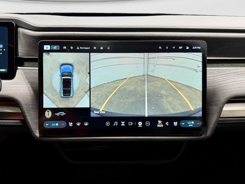 Used 2025 Rivian R1S Adventure AWD/4WD image 14