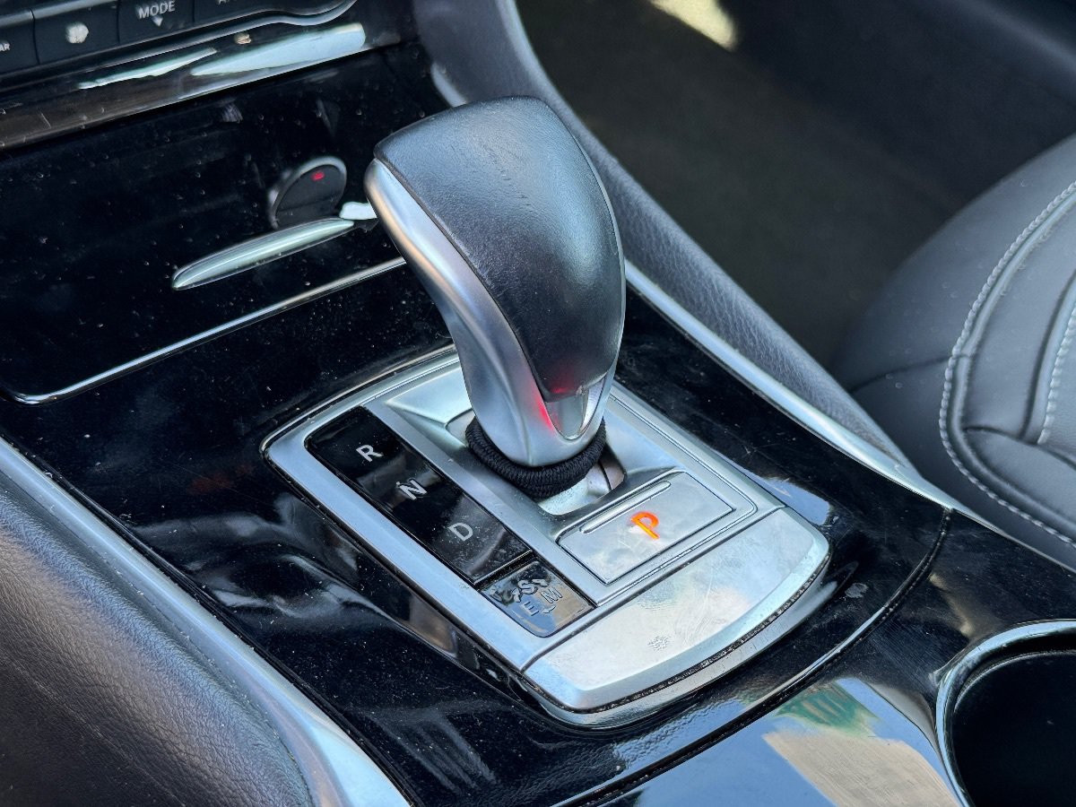 Used 2019 INFINITI QX30 w/ Cargo Package FWD image 23