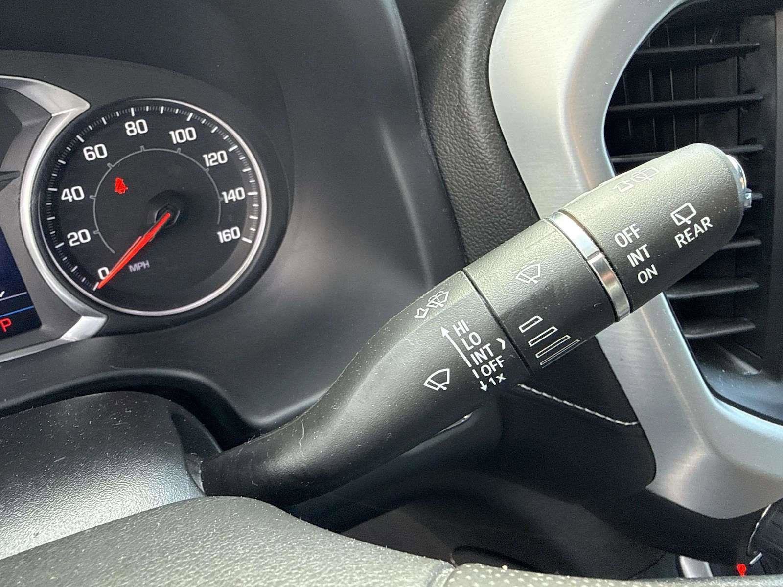 Used 2022 GMC Acadia SLE FWD image 33