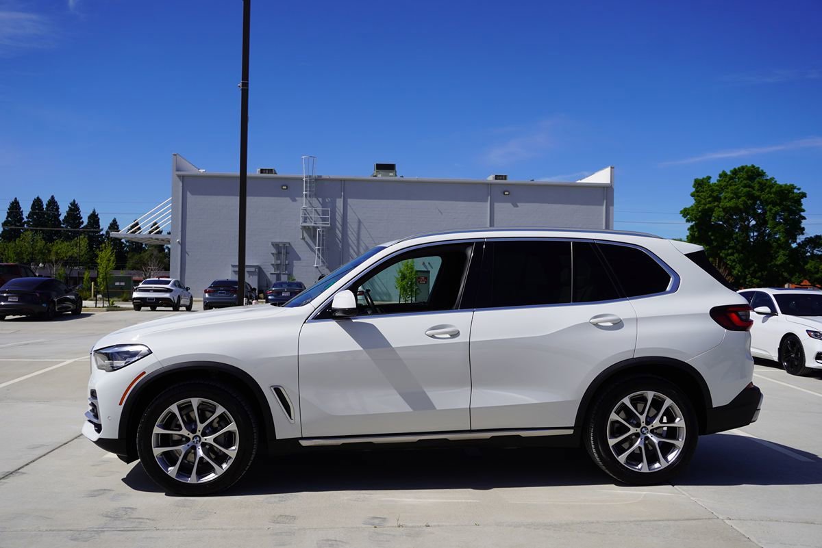 Used 2022 BMW X5 xDrive40i w/ Parking Assistance Package image 3