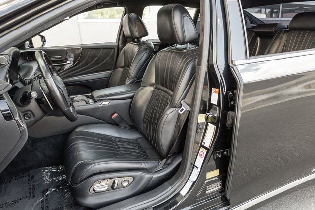 Used 2018 Lexus LS 500h AWD image 12