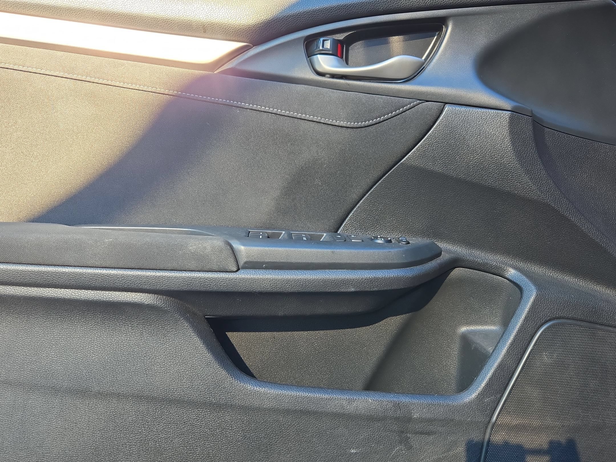 Used 2018 Honda Civic EX image 10