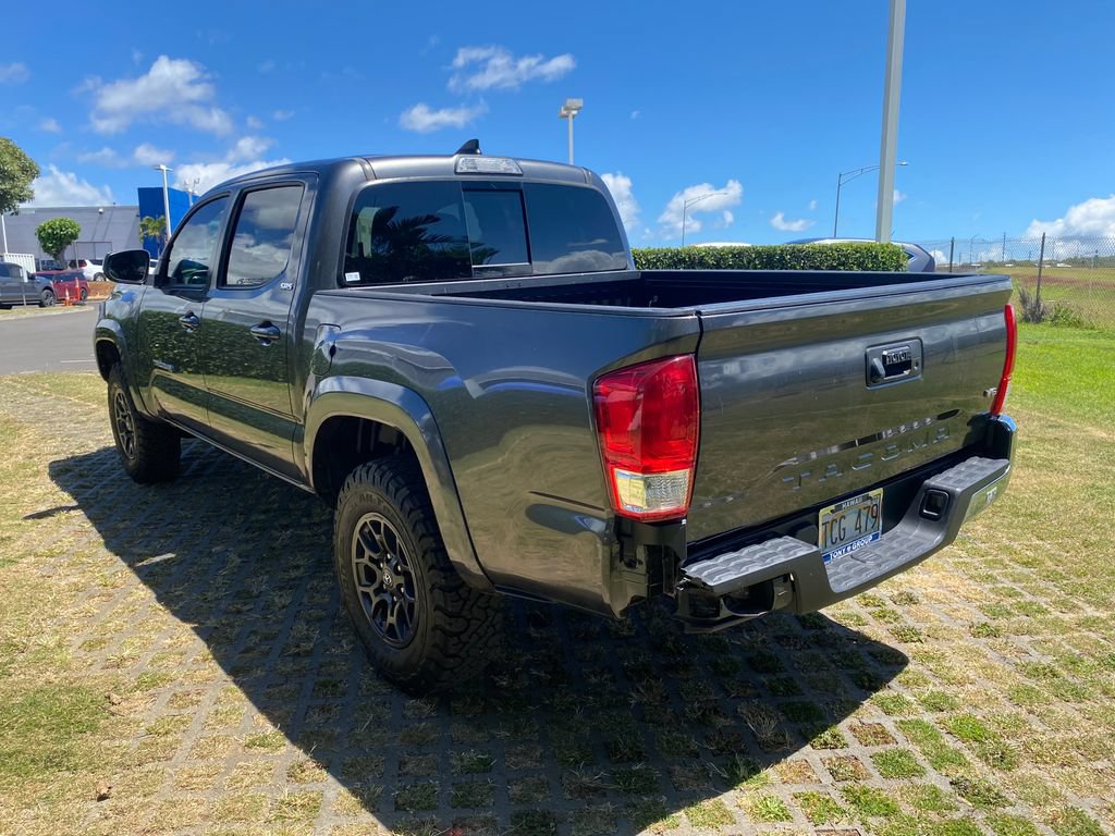 Used 2017 Toyota Tacoma SR5 RWD image 5