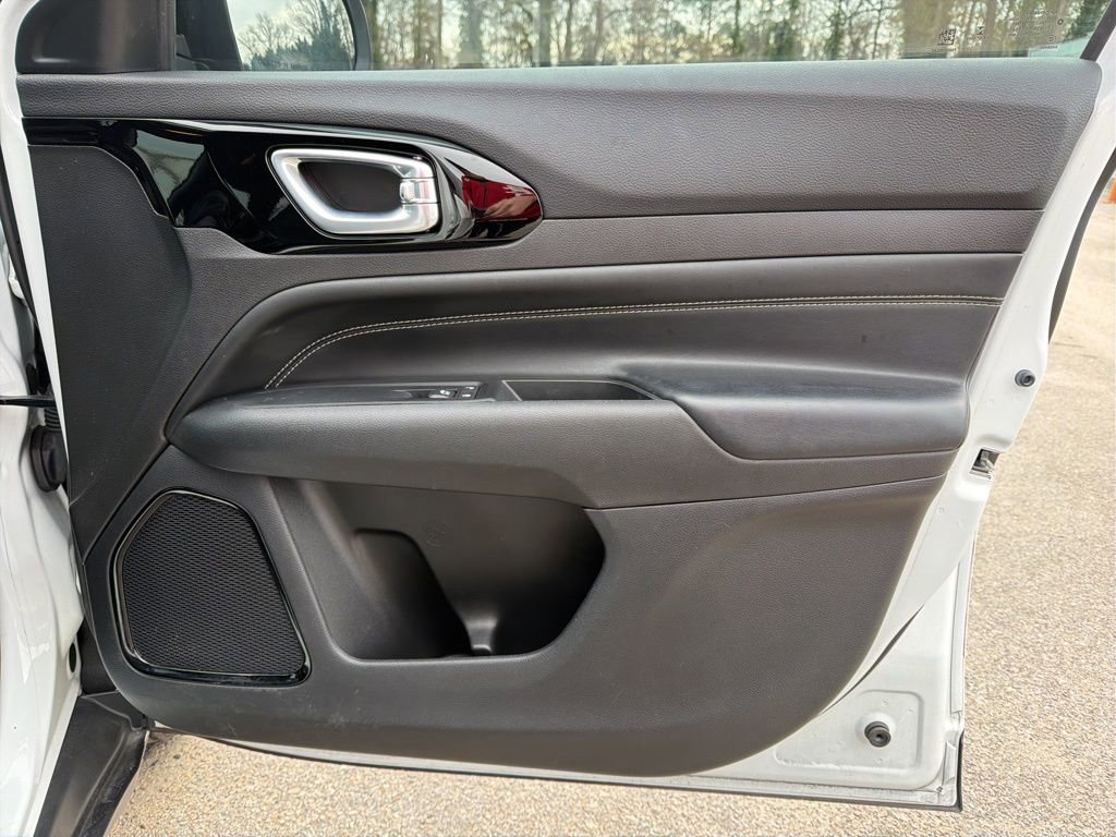 Used 2022 Jeep Compass Altitude image 28