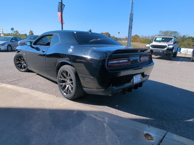 Used 2015 Dodge Challenger SRT RWD image 10