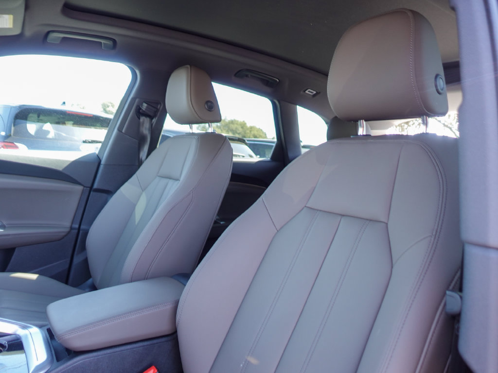 Used 2026 Audi Q5 Premium Plus w/ Premium Plus AWD/4WD image 21