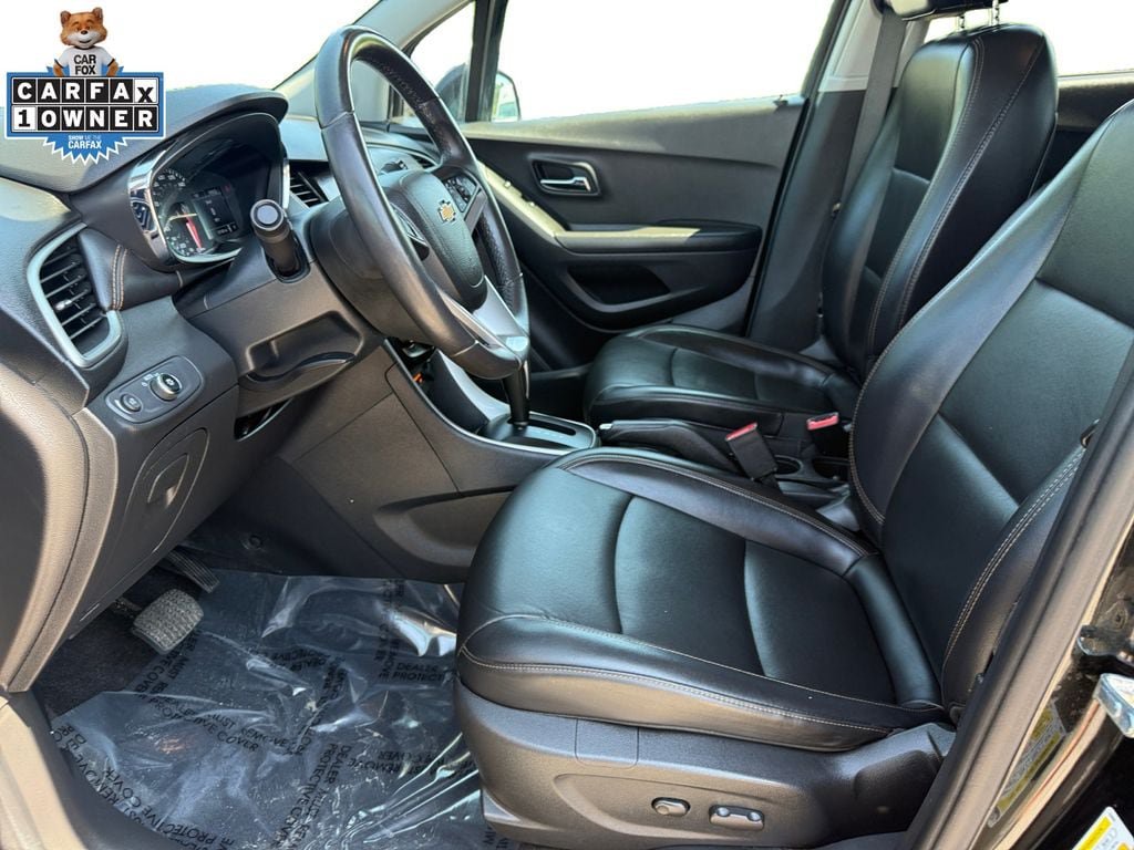 Used 2021 Chevrolet Trax LT w/ Premium Seat Package AWD/4WD image 9
