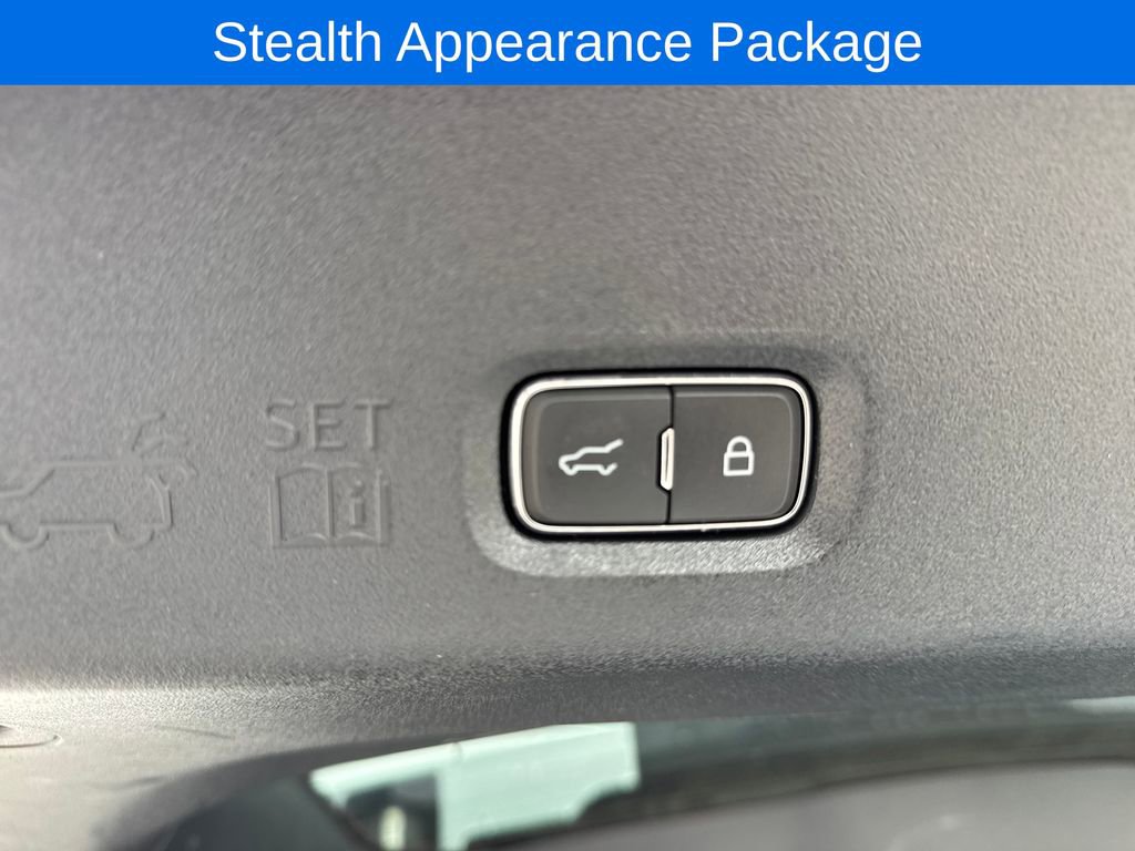 Used 2025 Ford Expedition Max Platinum w/ Stealth Appearance Package AWD/4WD image 15