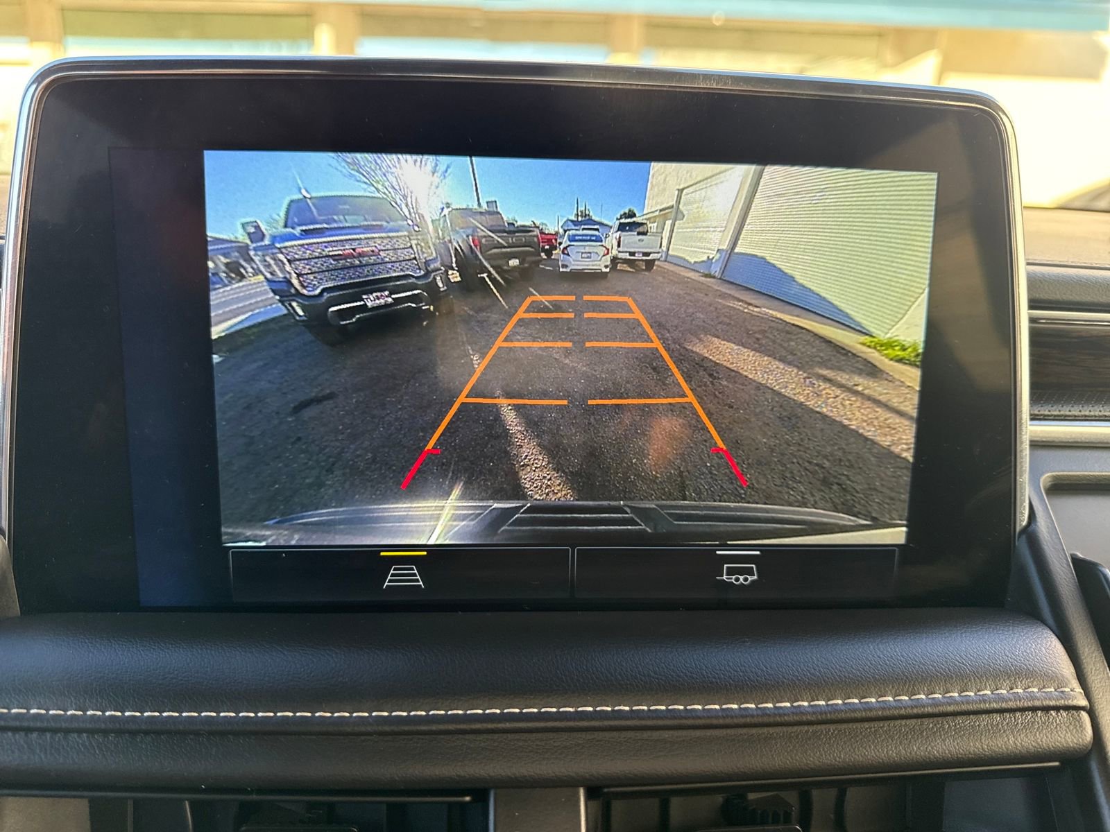 Used 2023 Chevrolet Suburban Premier image 20