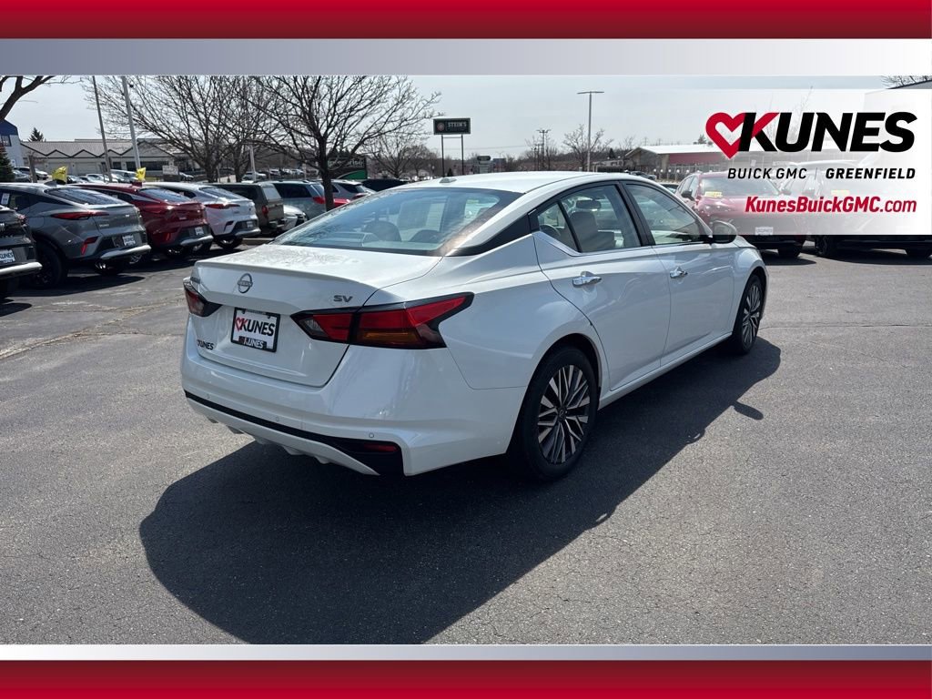 Used 2024 Nissan Altima 2.5 SV FWD image 5