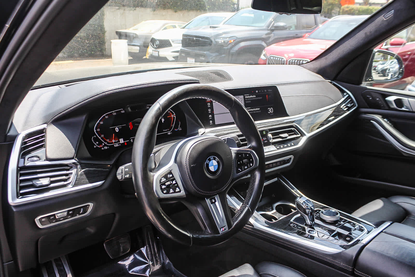 Used 2022 BMW X7 xDrive40i w/ M Sport Package AWD/4WD image 16