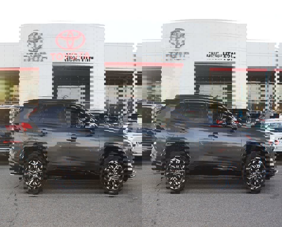 Used 2025 Toyota RAV4 XSE image 1