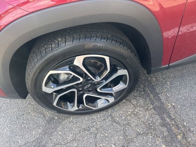 Used 2024 Chevrolet Trax RS w/ Sunroof Package FWD image 4